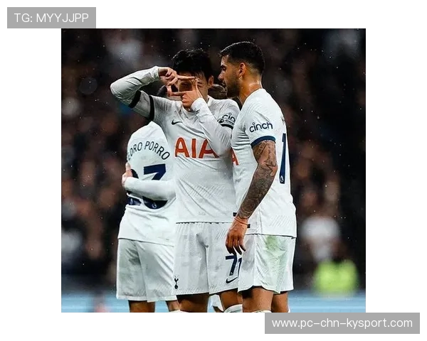 热刺连续传递换位后收获精彩一球